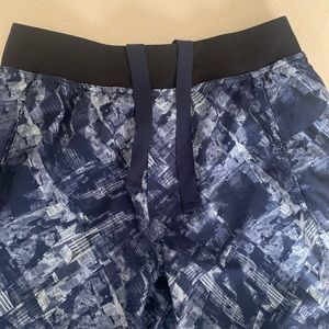Lululemon Shorts - Size M